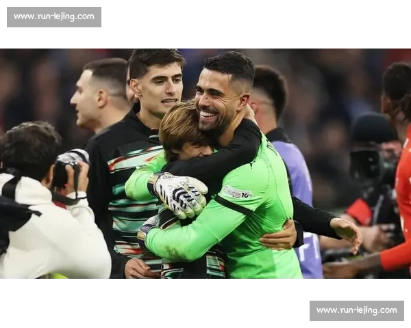 前国门力挺霍安・加西亚:西班牙人应感谢青训门将,转会巴萨不应成背叛 前国门力挺霍安・加西亚:西班牙人应感谢青训门将,转会巴萨不应成背叛